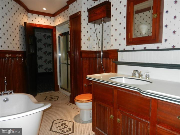 2 East Thomson Avenue Springfield, PA 19064 - Photo 19 of 25 Gallery Image 19