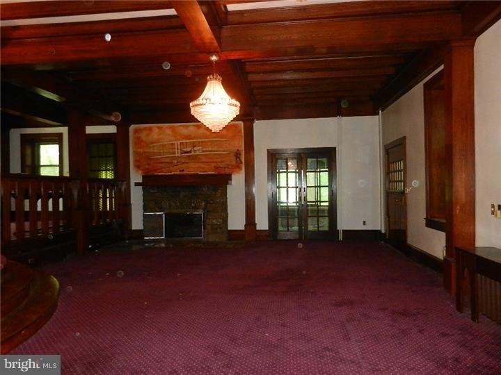 2 East Thomson Avenue Springfield, PA 19064 - Photo 3 of 25 Gallery Image 3