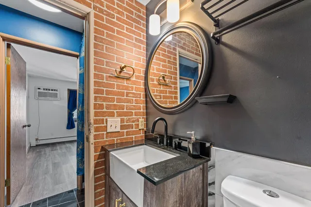 $169,900 | 2700 Oxford Street North, Unit 101, St. Paul, MN 55113