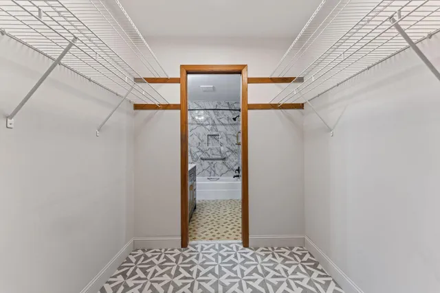 $169,900 | 2700 Oxford Street North, Unit 101, St. Paul, MN 55113