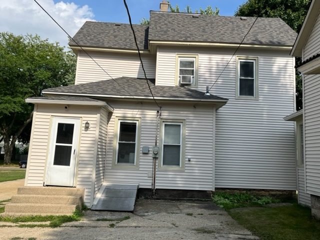 912 North 6th Street Rochelle, IL 61068 - Photo 17 of 34 a front view of a house