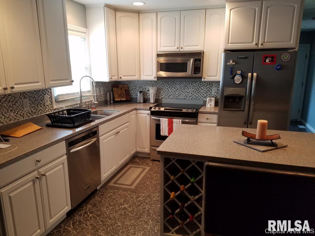 4000 Southwoods Road Springfield, IL 62711 - Photo 5 of 30