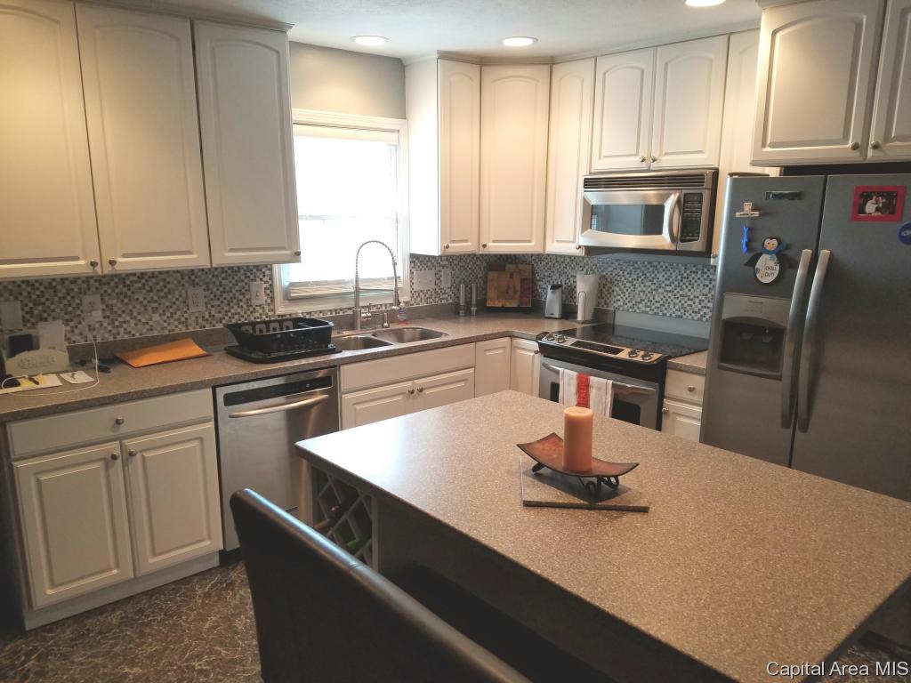 4000 Southwoods Road Springfield, IL 62711 - Photo 6 of 30