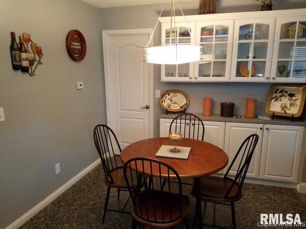 4000 Southwoods Road Springfield, IL 62711 - Photo 8 of 30
