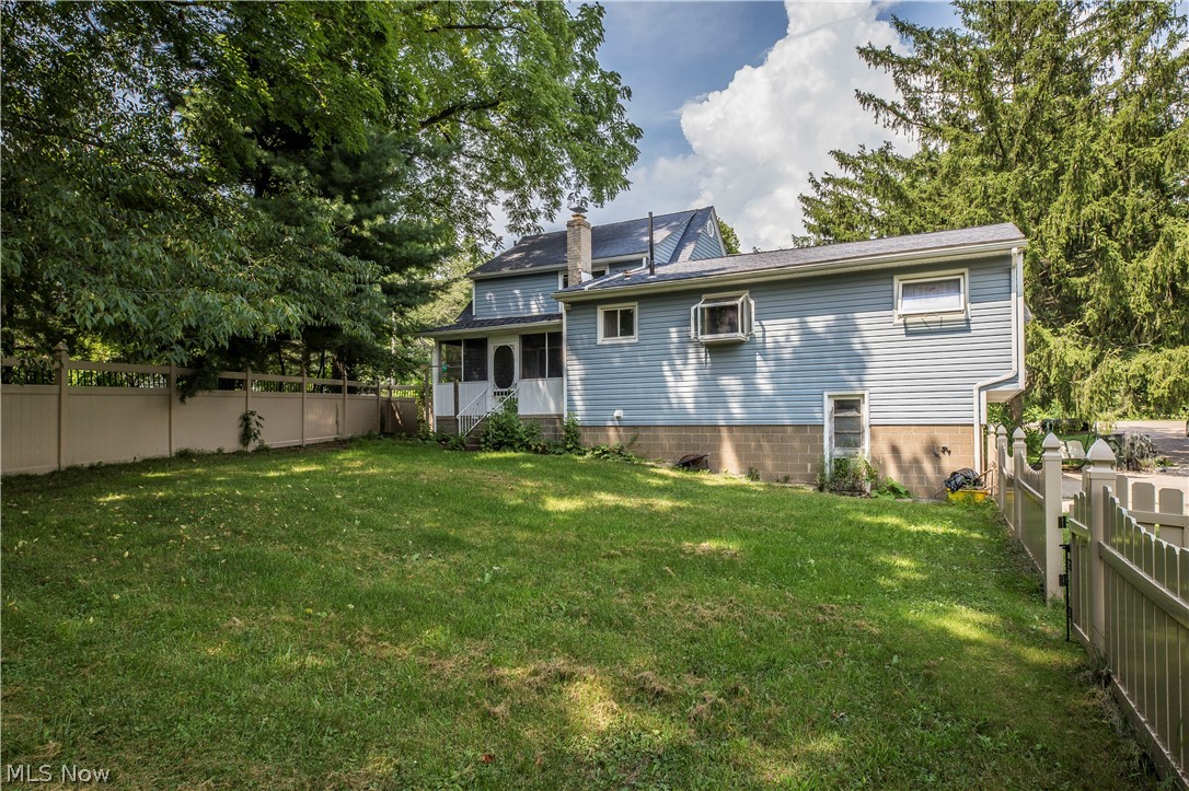 2884 Mayfair Road Akron, OH 44312 - Photo 5 of 34