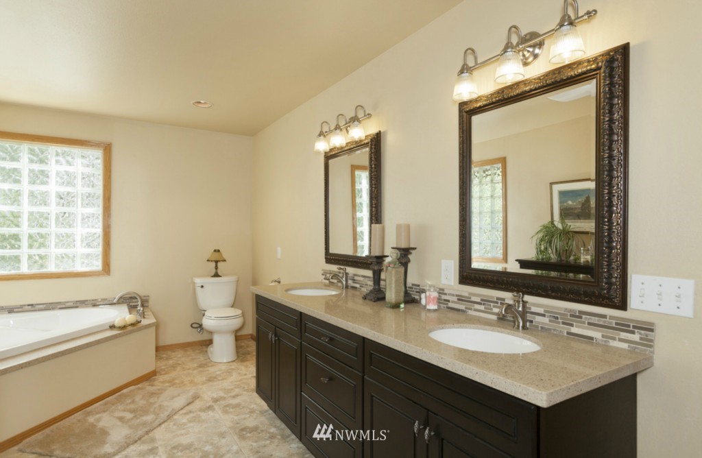 16615 Southeast Jones Road Renton, WA 98058 - Photo 12 of 25 Gallery Image 12