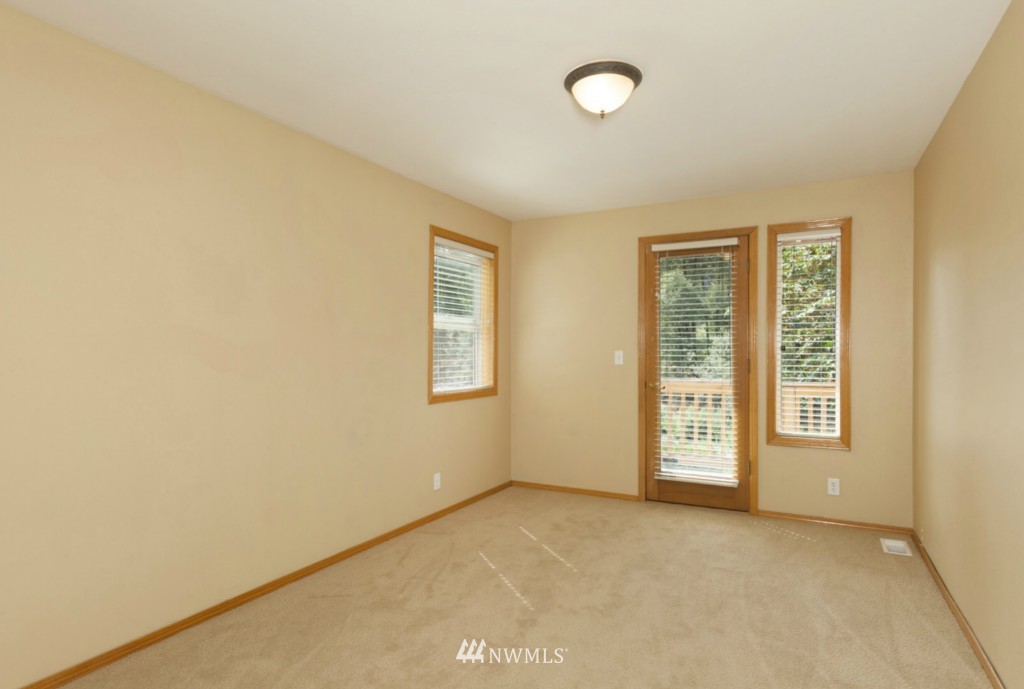 16615 Southeast Jones Road Renton, WA 98058 - Photo 15 of 25 Gallery Image 15