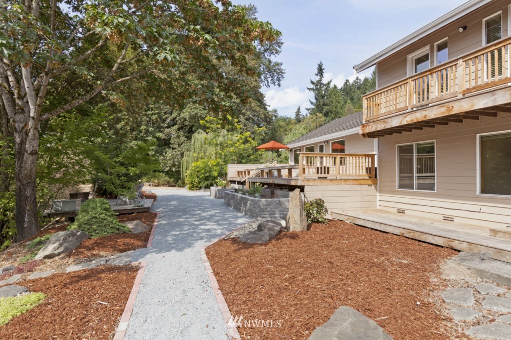 16615 Southeast Jones Road Renton, WA 98058 - Photo 19 of 25 Gallery Image 19