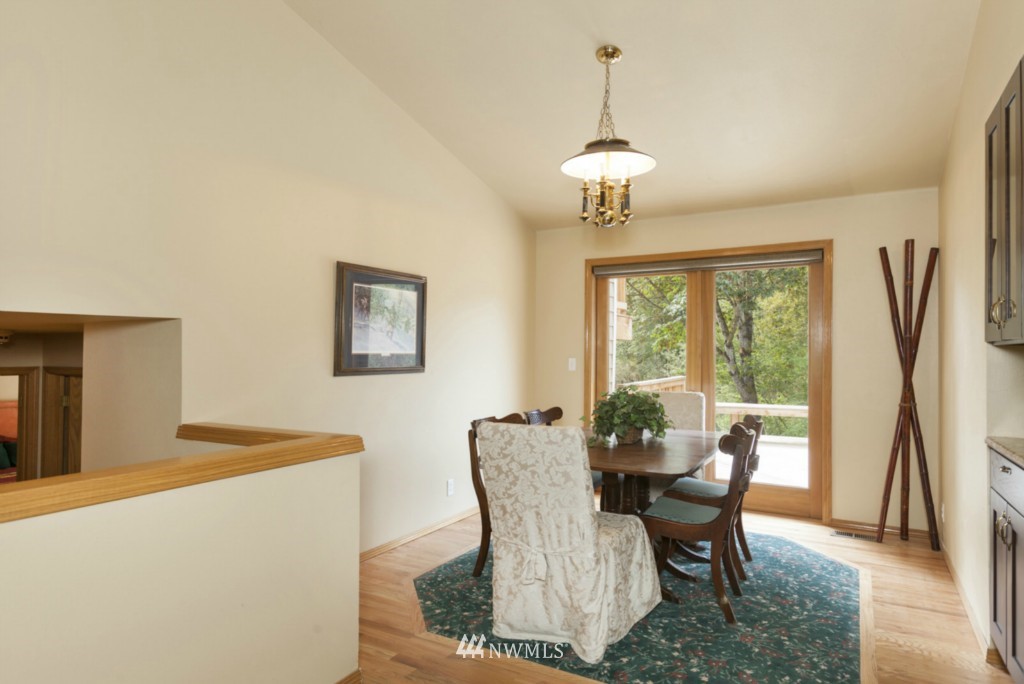 16615 Southeast Jones Road Renton, WA 98058 - Photo 8 of 25 Gallery Image 8
