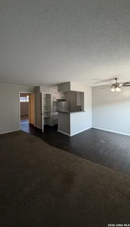 $950 | 158 De Chantle Road, Unit 124, San Antonio, TX 78201