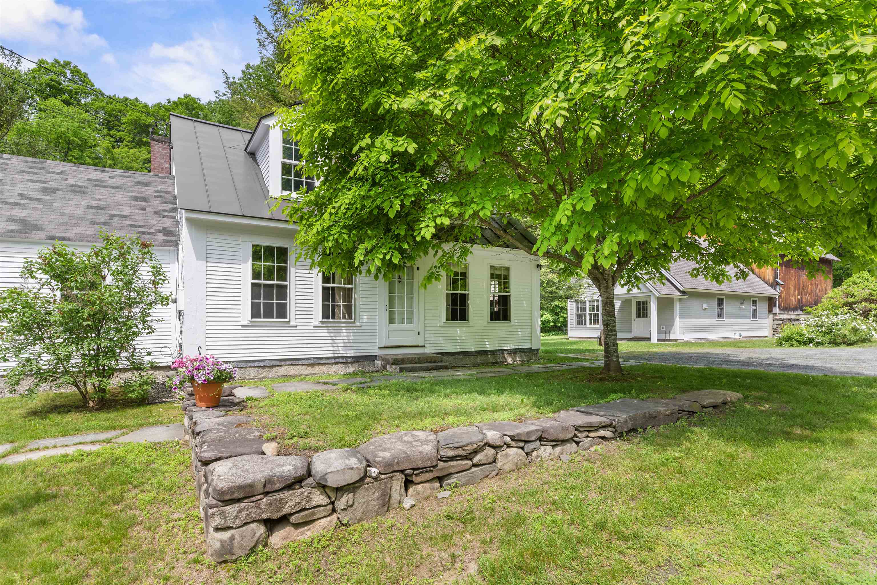 323 Turnpike Road Norwich, VT 05055 - Photo 1 of 60