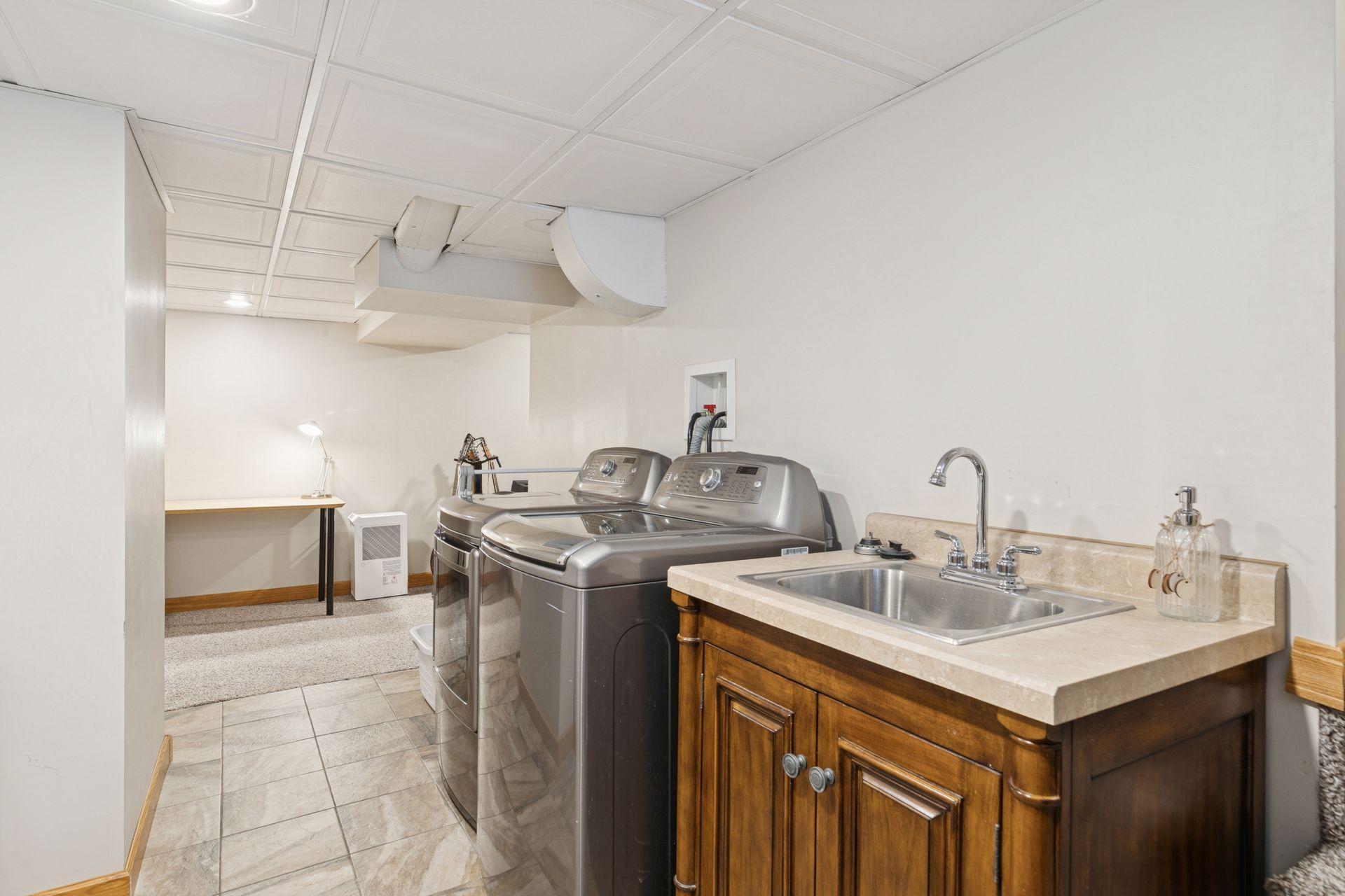 904 Dayton Avenue St. Paul, MN 55104 - Photo 35 of 48