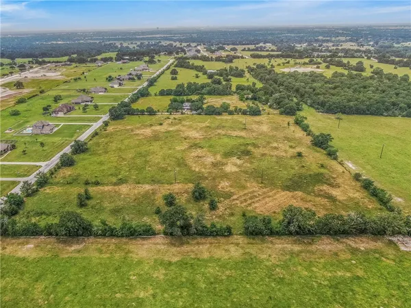 $492,000 | 7015 C6 Ranch Road, Bryan, TX 77808