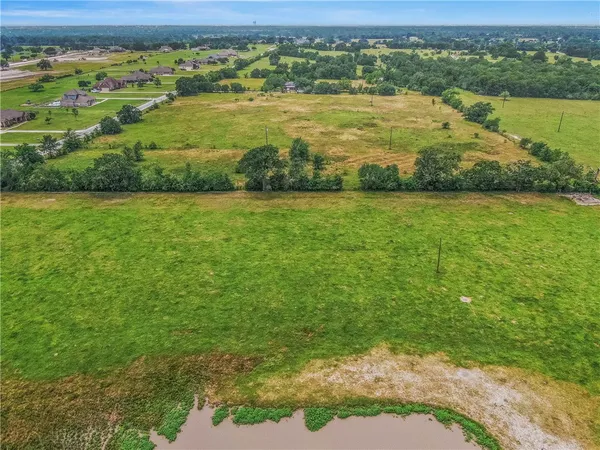 $492,000 | 7015 C6 Ranch Road, Bryan, TX 77808