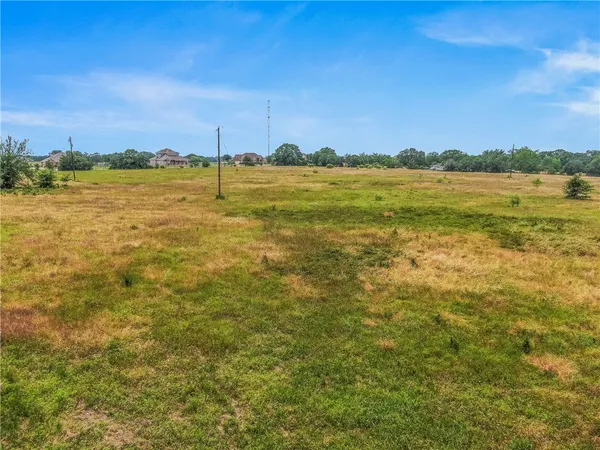 $492,000 | 7015 C6 Ranch Road, Bryan, TX 77808