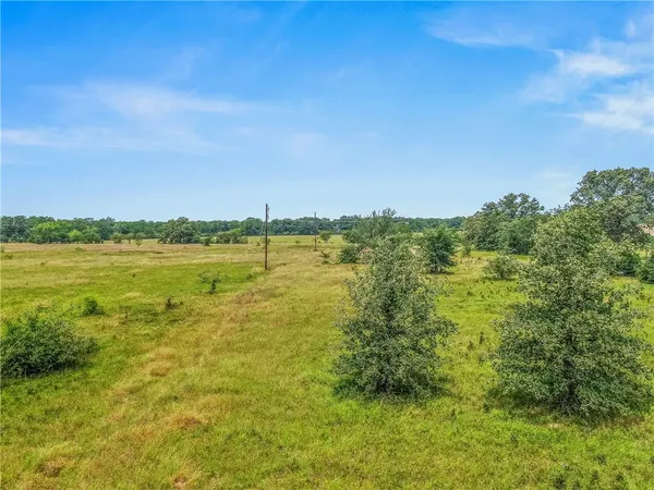 $492,000 | 7015 C6 Ranch Road, Bryan, TX 77808