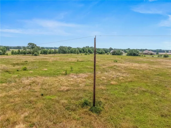 $492,000 | 7015 C6 Ranch Road, Bryan, TX 77808