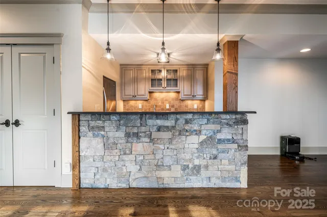 $2,700,000 | 2 Cherokee Orchard Court, Fairview, NC 28730