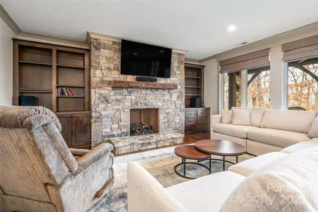 $2,700,000 | 2 Cherokee Orchard Court, Fairview, NC 28730