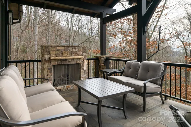 $2,700,000 | 2 Cherokee Orchard Court, Fairview, NC 28730