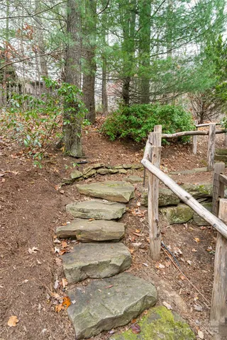 $2,700,000 | 2 Cherokee Orchard Court, Fairview, NC 28730