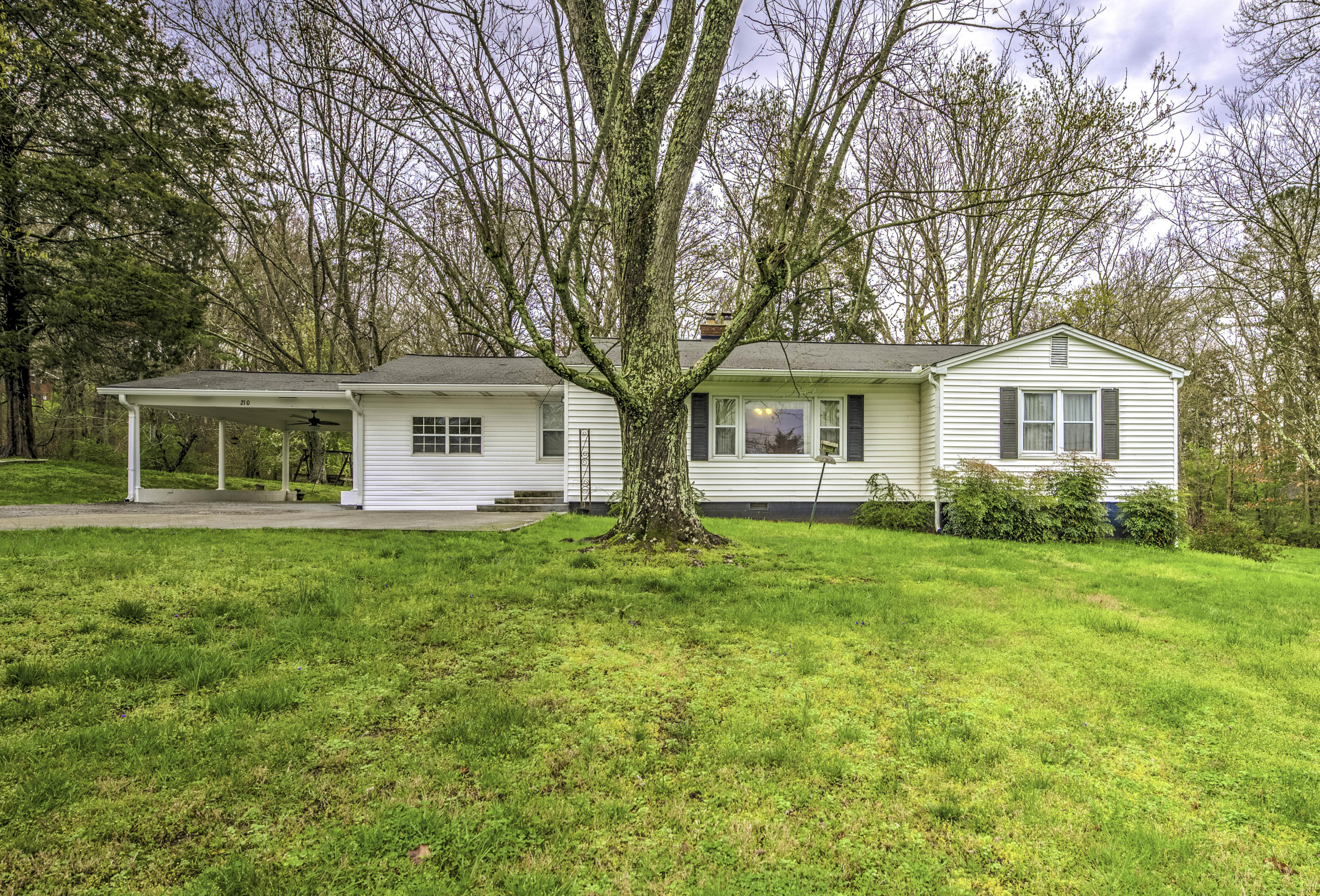 210 North Dogwood Road Powell, TN 37849 - Photo 1 of 29 1