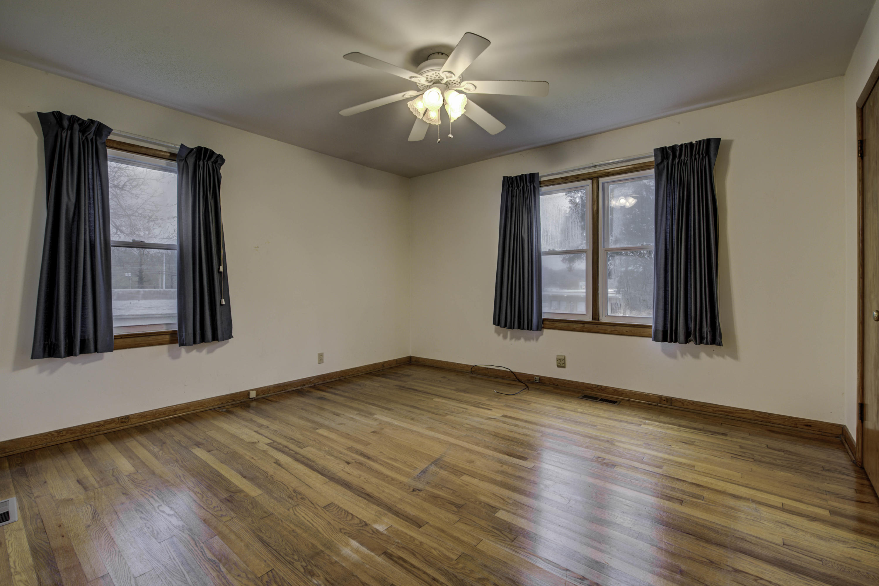 210 North Dogwood Road Powell, TN 37849 - Photo 13 of 29 13