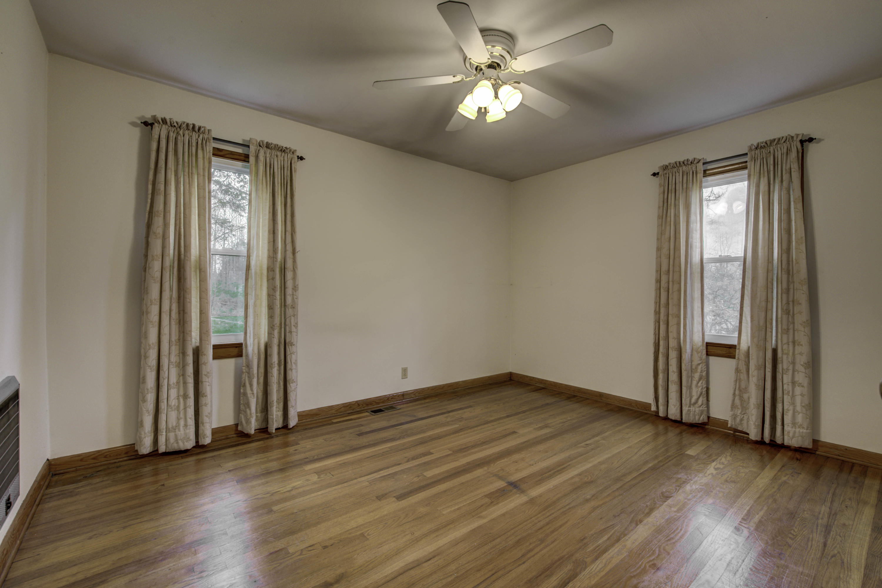 210 North Dogwood Road Powell, TN 37849 - Photo 15 of 29 15