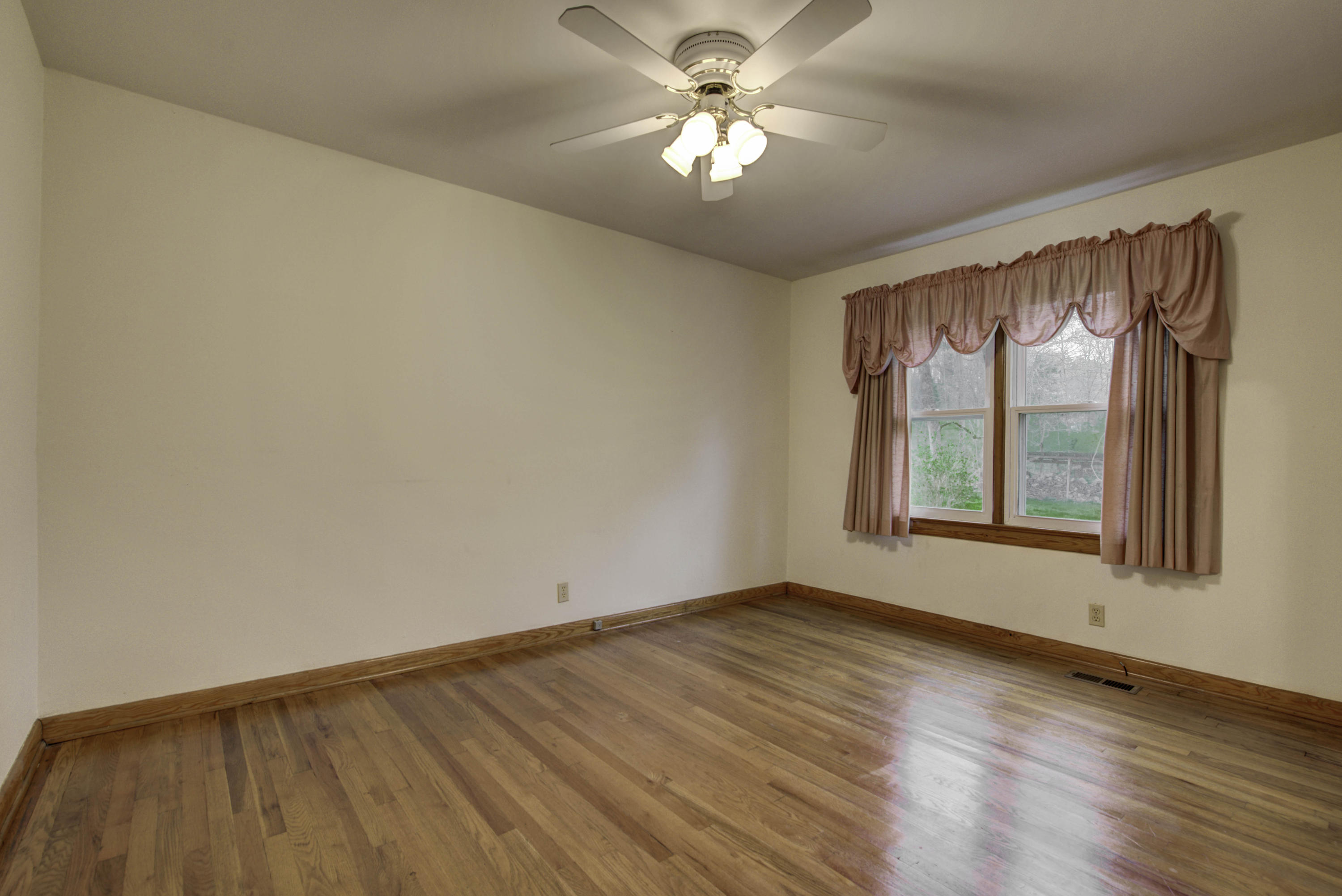 210 North Dogwood Road Powell, TN 37849 - Photo 19 of 29 19