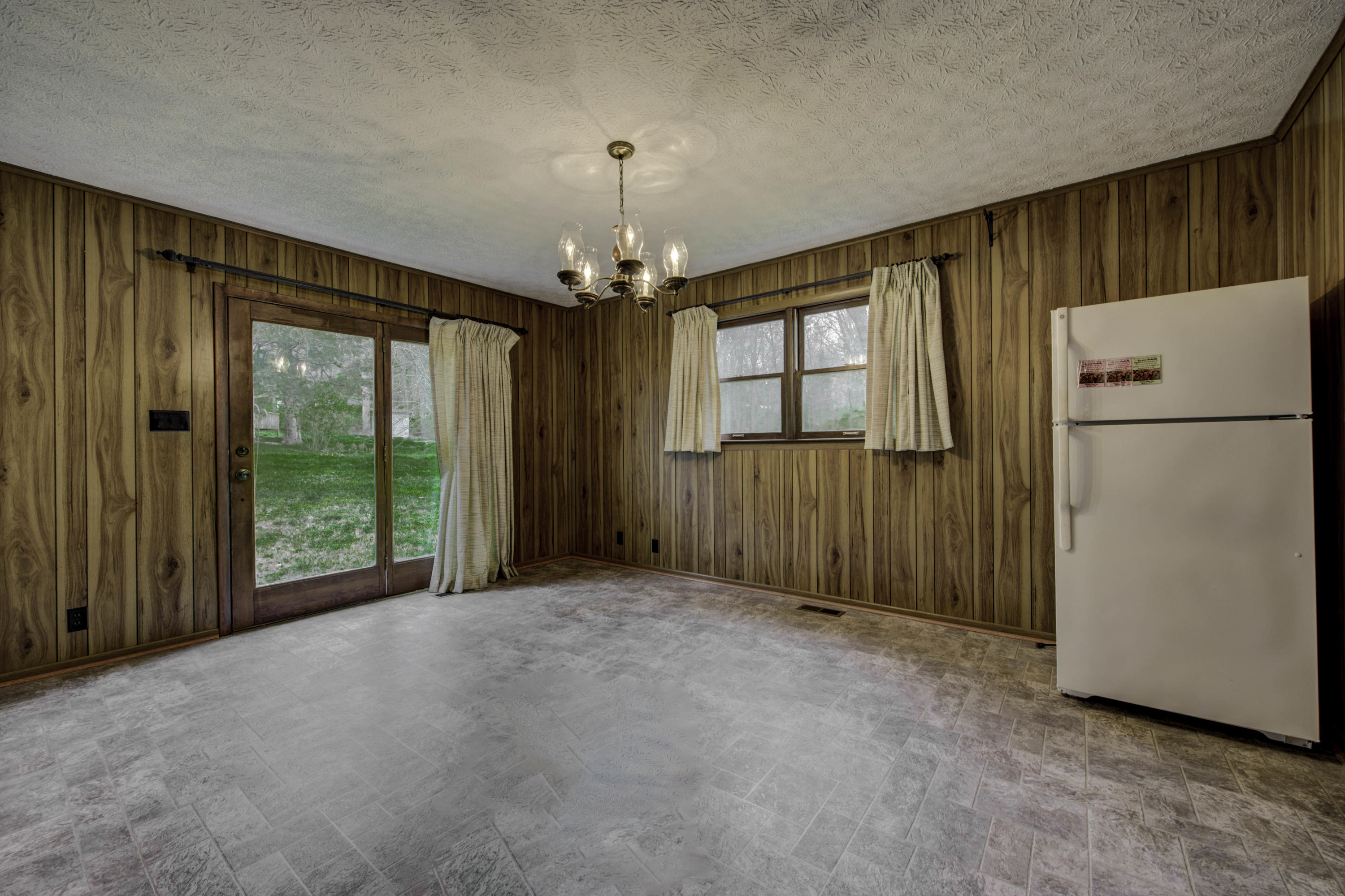 210 North Dogwood Road Powell, TN 37849 - Photo 10 of 29 10