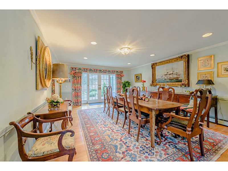 474 Ocean Road Narragansett, RI 02882 - Photo 5 of 24 Dining Room. Perfect For Large Family Gatherings