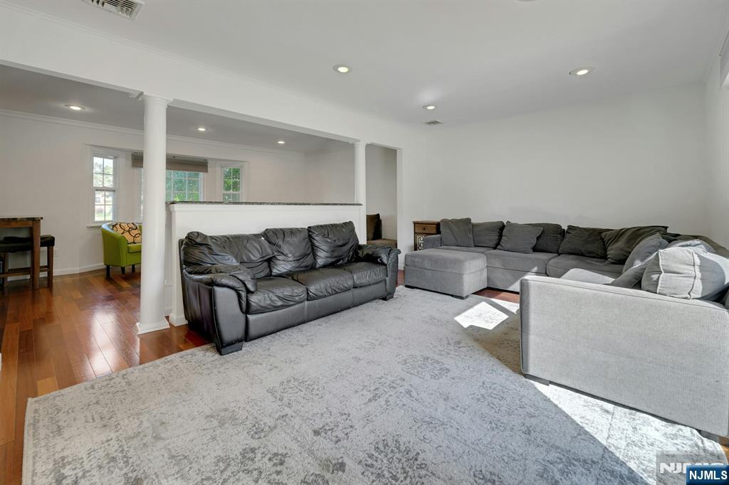 10 Cambray Road Montville, NJ 07045 - Photo 14 of 43 Gallery Image 14
