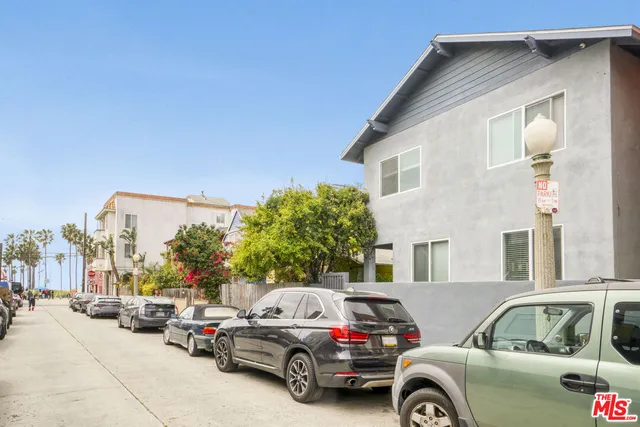 $2,000,000 | 25 Horizon Avenue, Venice, CA 90291