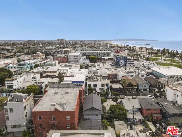 $2,000,000 | 25 Horizon Avenue, Venice, CA 90291