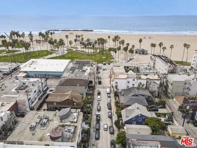 $2,000,000 | 25 Horizon Avenue, Venice, CA 90291