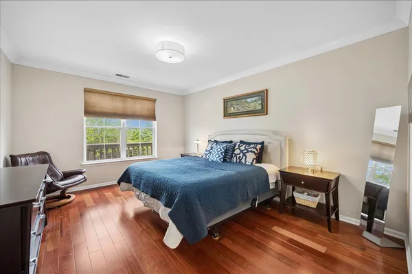 $440,000 | 1950 Farnsworth Lane, Unit 105, Northbrook, IL 60062