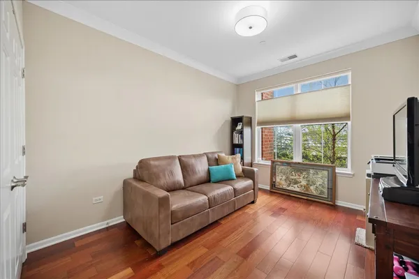 $440,000 | 1950 Farnsworth Lane, Unit 105, Northbrook, IL 60062