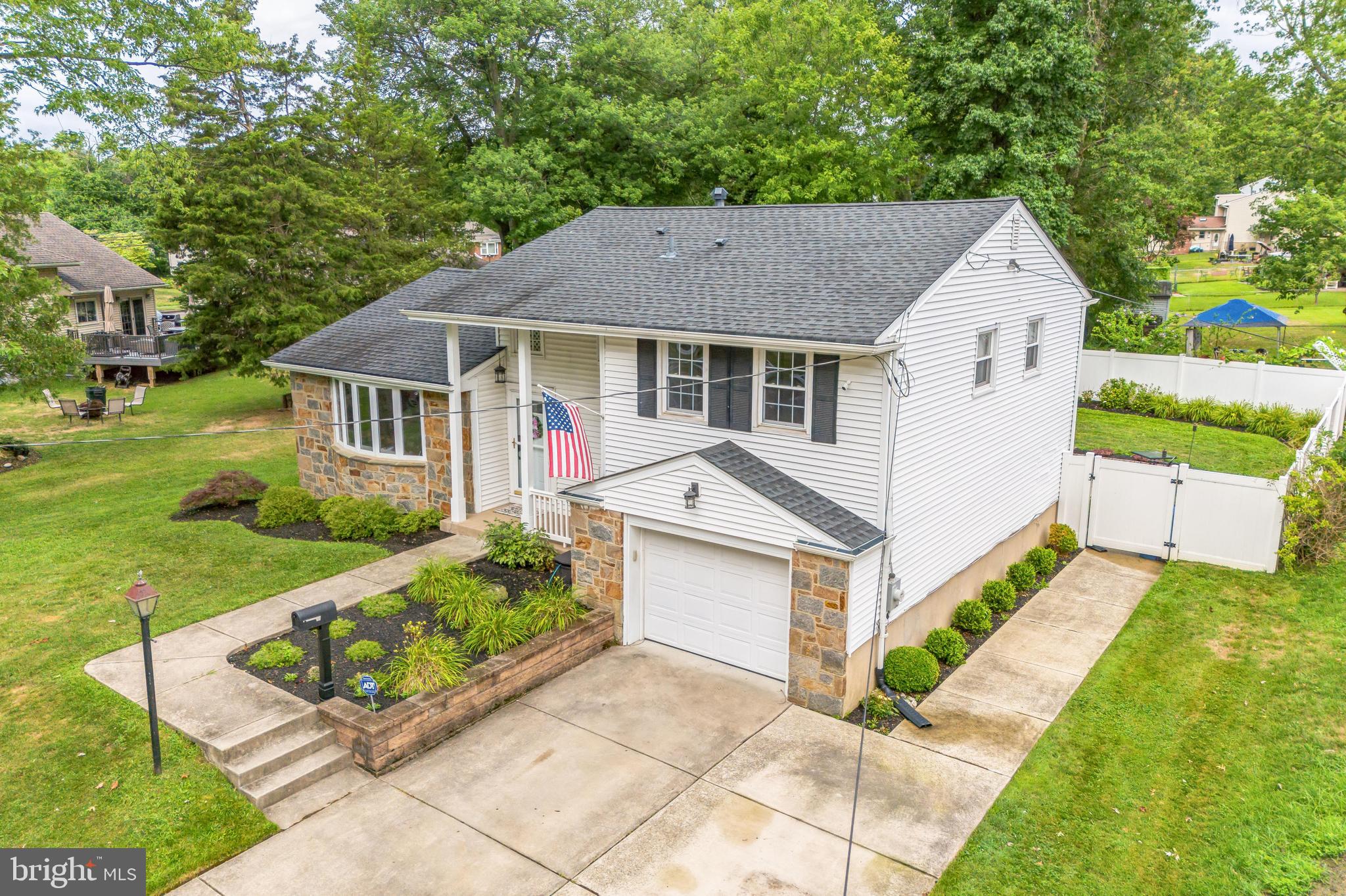 612 Ramble Road Cherry Hill, NJ 08034 - Photo 3 of 40