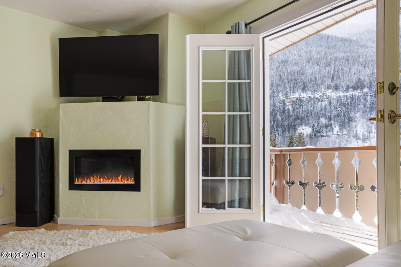 4073 Spruce Way, Unit 26 Vail, CO 81657 - Photo 2 of 20 4073 Spruce Way 26 MLS-17