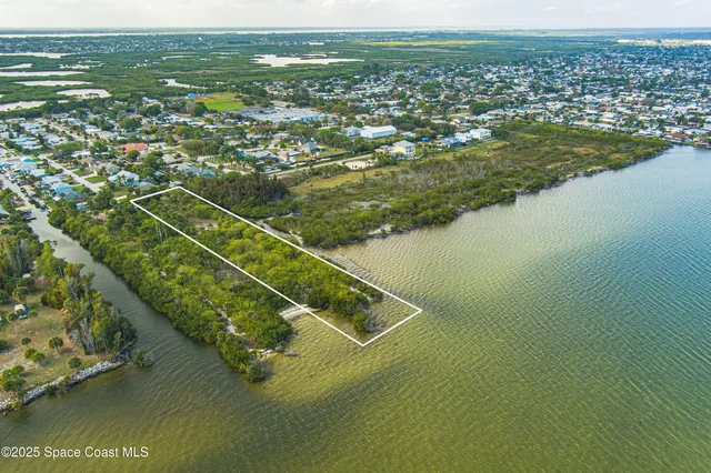 $1,299,000 | 3000 Yount Drive, Merritt Island, FL 32952