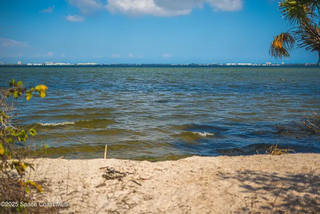 $1,299,000 | 3000 Yount Drive, Merritt Island, FL 32952