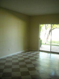 355 East Thomas Road, Unit B105 Phoenix, AZ 85012 - Photo 7 of 9 Family Room