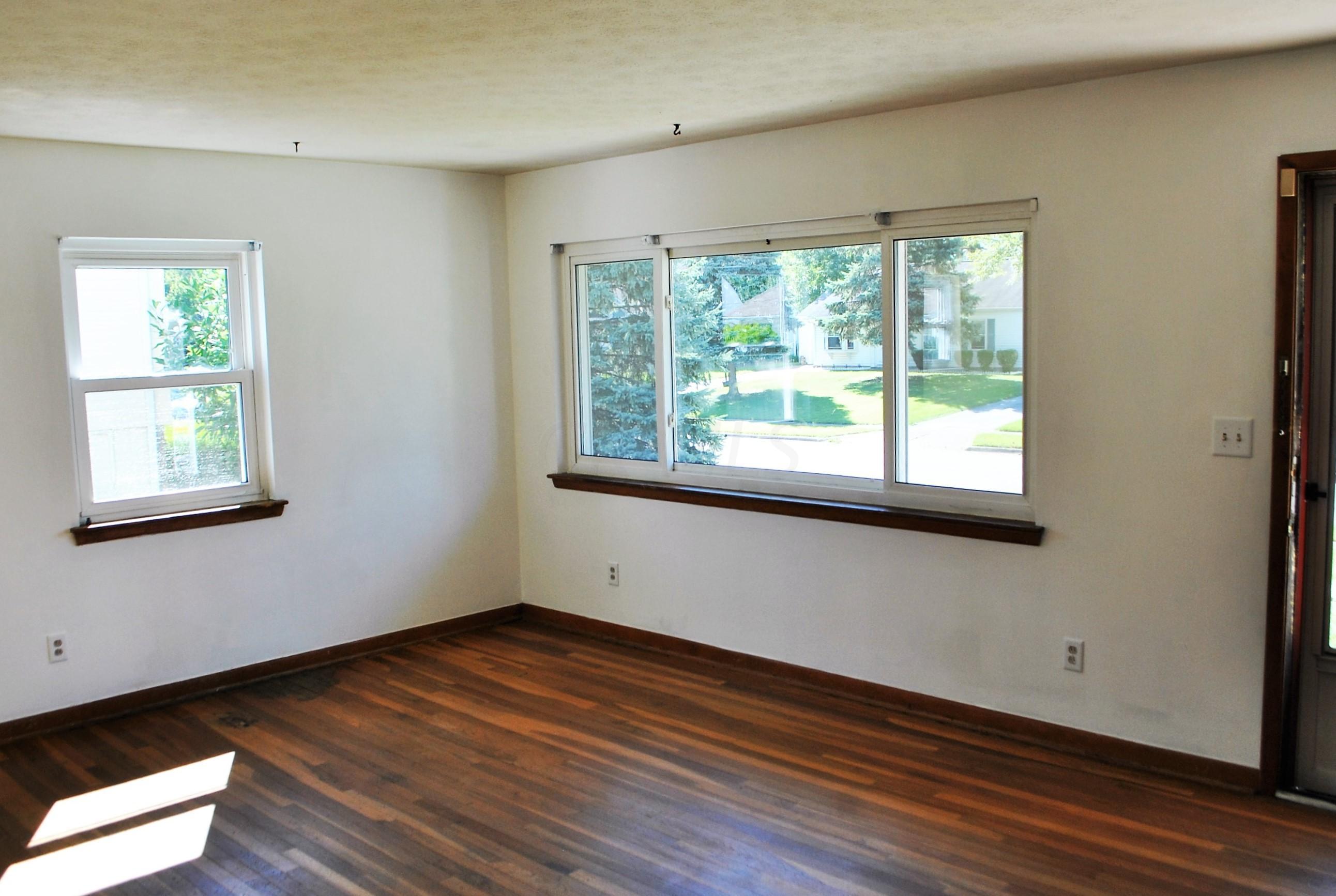 1270 Bryson Road Columbus, OH 43224 - Photo 3 of 11 Gallery Image 3