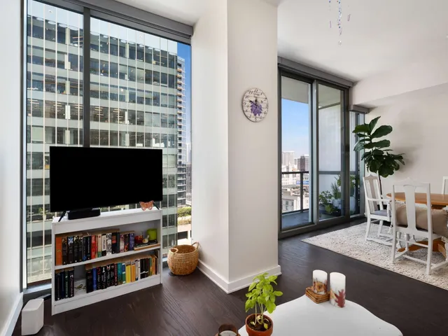 $470,000 | 1212 Laurel Street, Unit 1010, Nashville, TN 37203