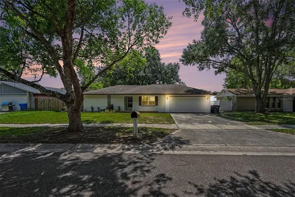 $2,300 | 1913 Cedarbrooke Drive, Lutz, FL 33549