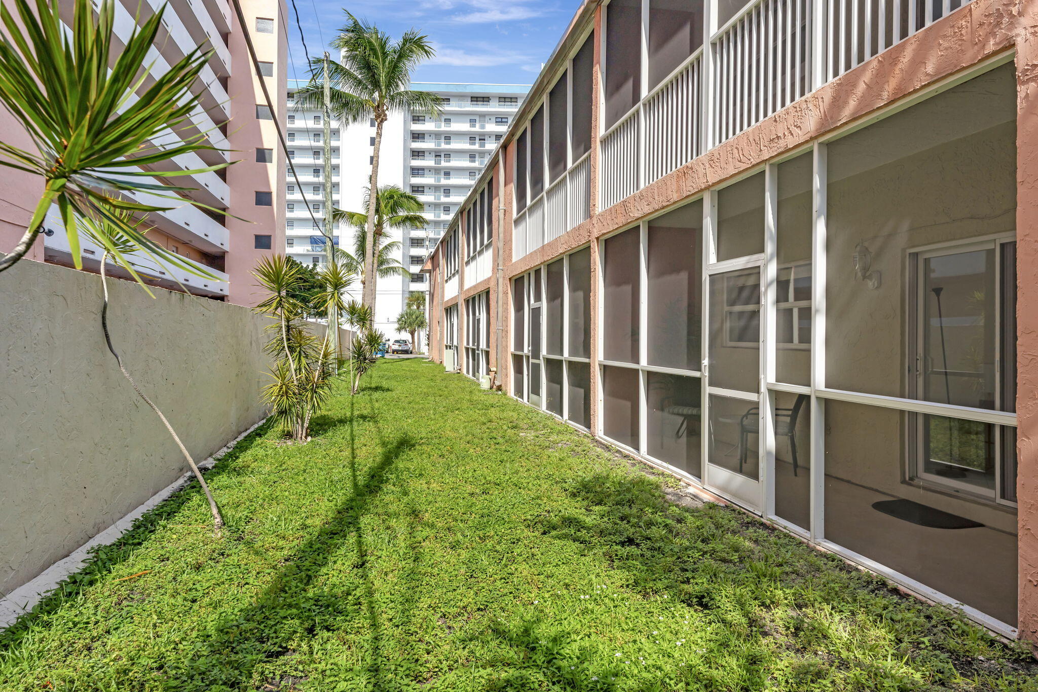 1450 North Riverside Drive, Unit 103 Pompano Beach, FL 33062 - Photo 20 of 34 23-web-or-mls-DSC03639