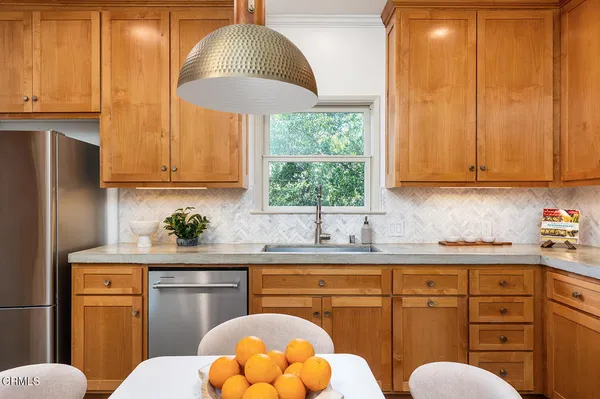 $1,649,000 | 958-966 East Orange Grove Boulevard, Pasadena, CA 91104