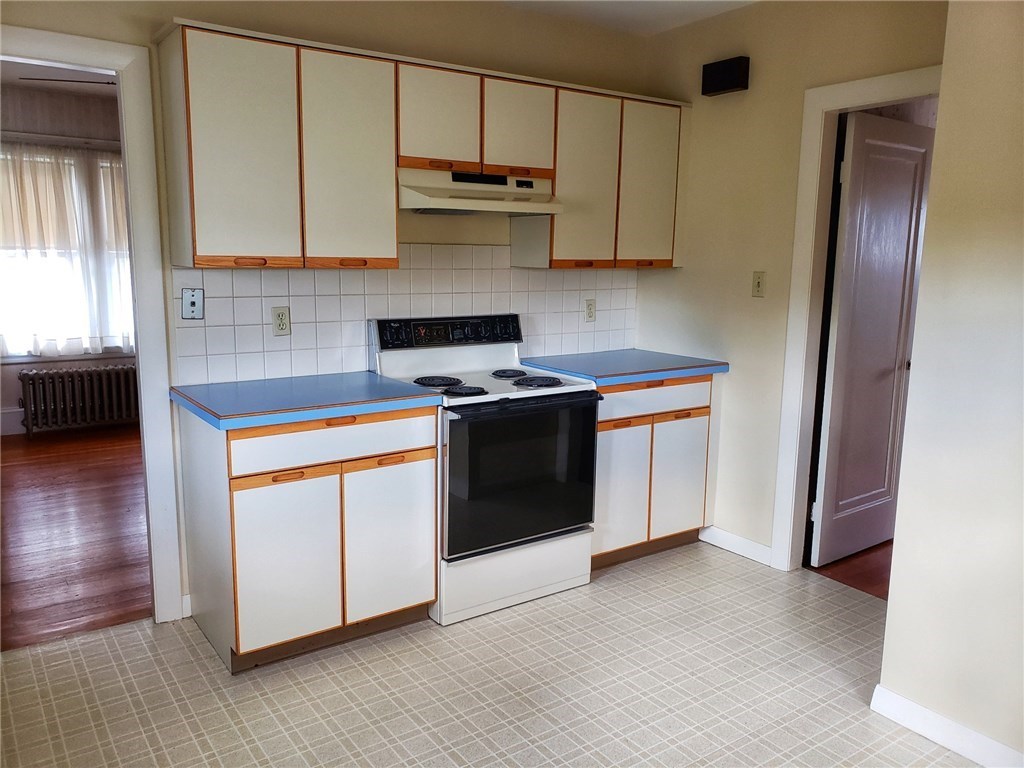 46 Ausdale Road Cranston, RI 02910 - Photo 4 of 16 Plenty of prep room