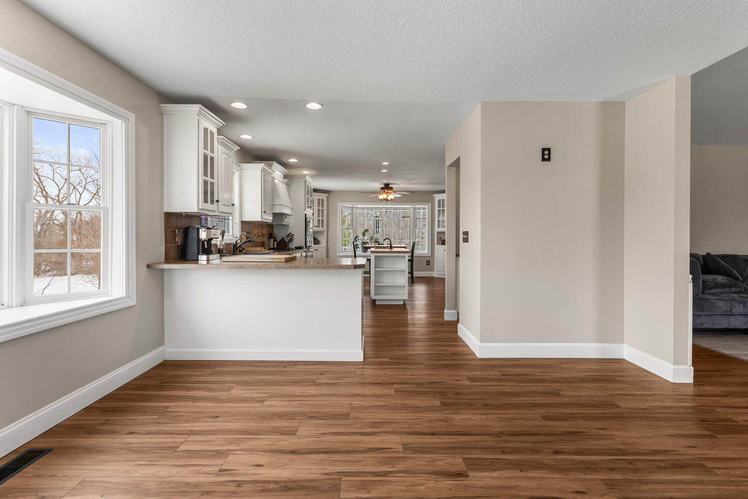 5210 Hammer Place Decatur, IL 62521 - Photo 12 of 46