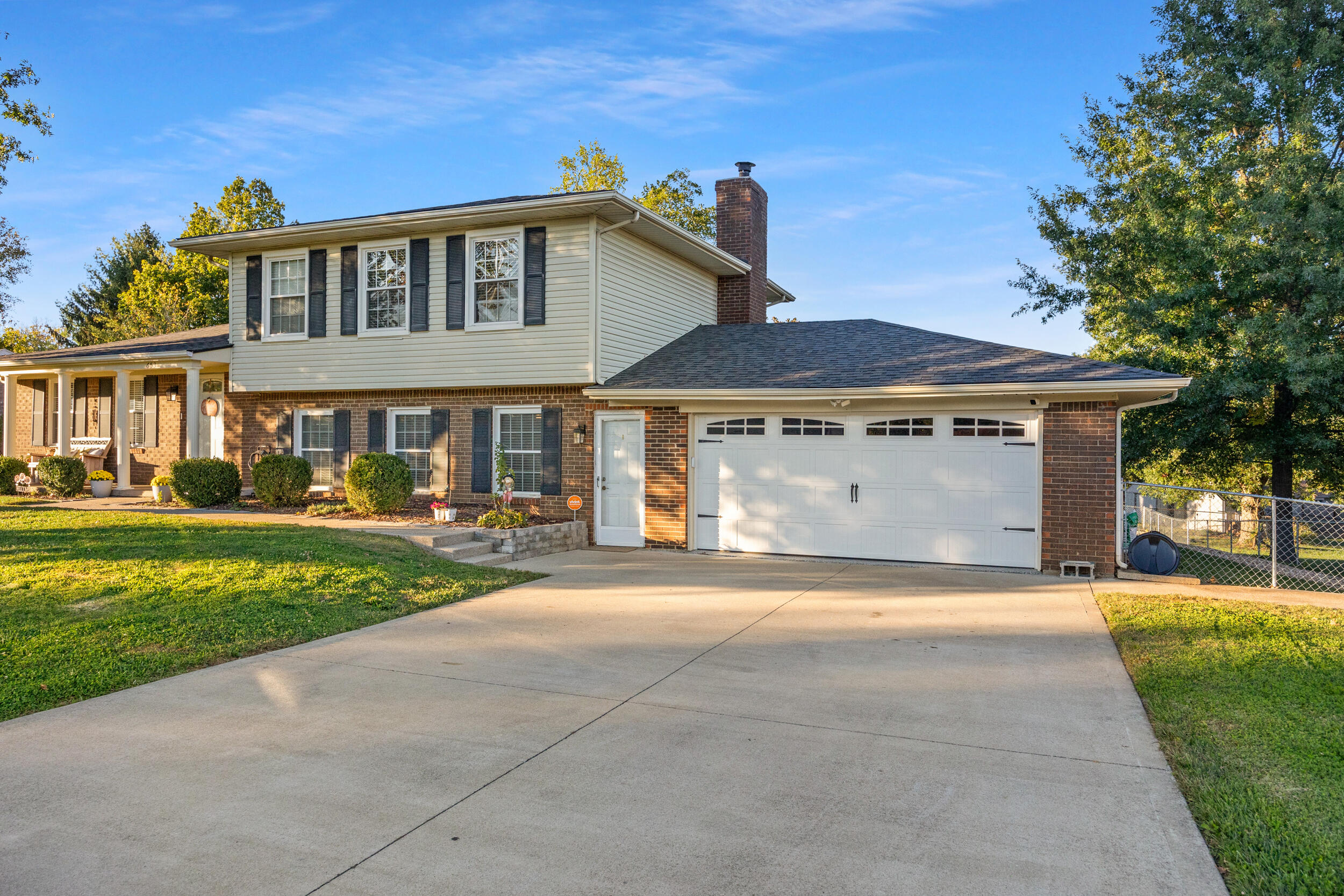 653 Squires Road Lexington, KY 40515 - Photo 3 of 40 pend0941